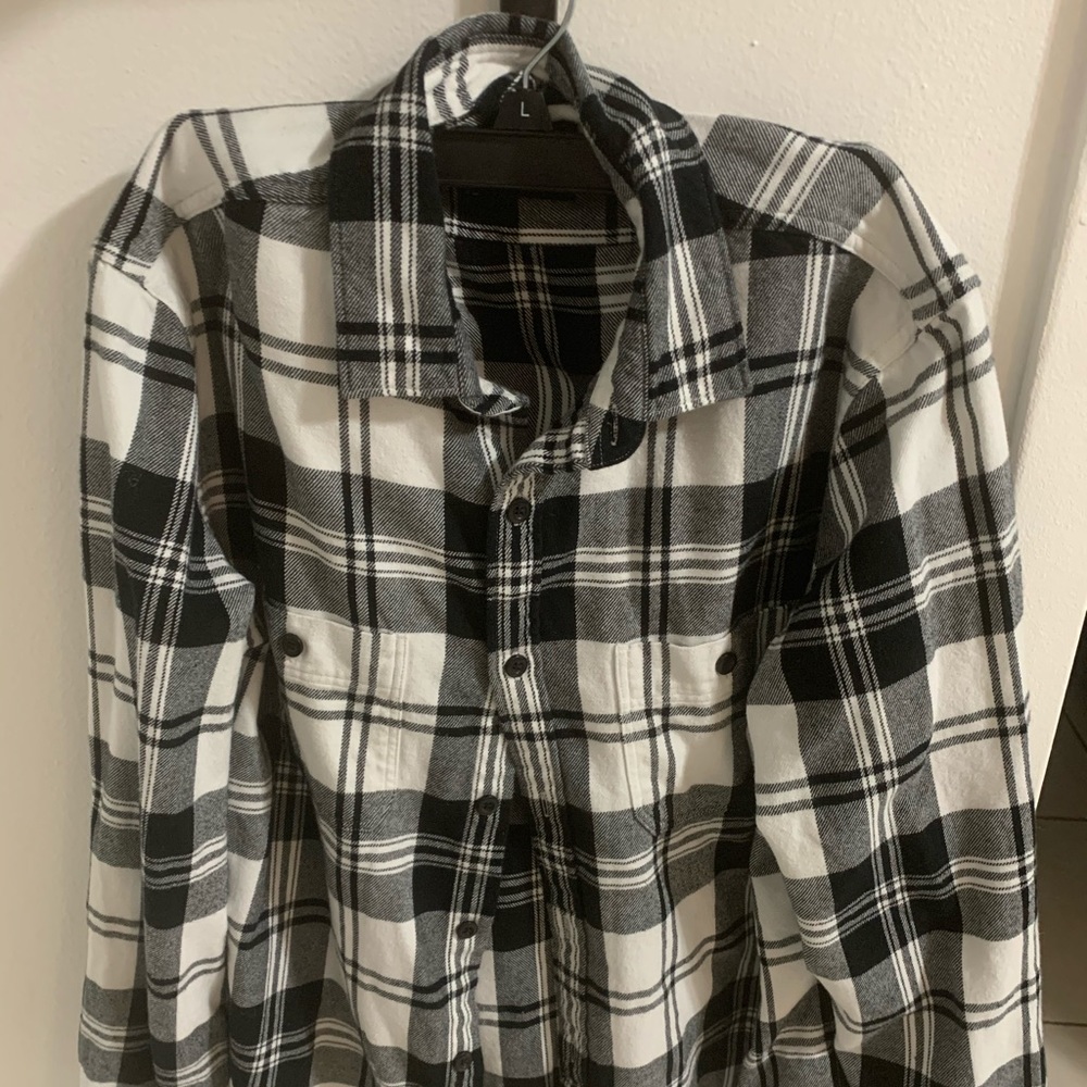 Express Black and White Flannel L